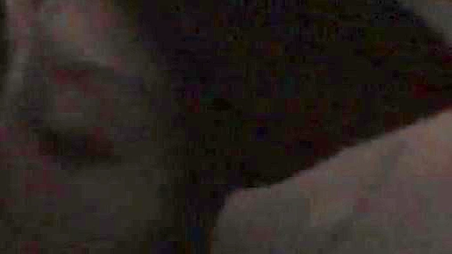 夜深时分，可爱宝贝遭陌生人深深侵犯