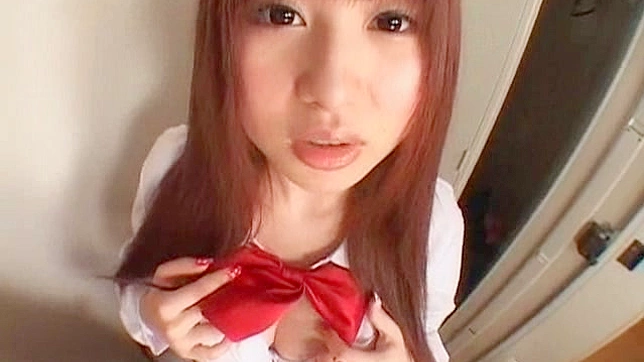 大胸甜心在诱惑的单独表演中展现调皮本色