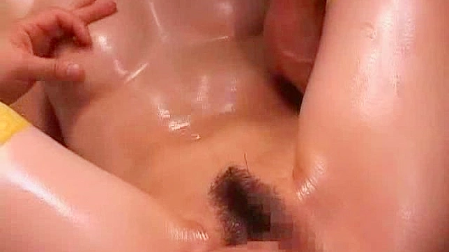 可爱身材的美女被十几根震动棒狠狠操了