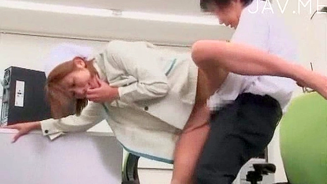 性感美女在复印机旁被大屌猛烈操翻