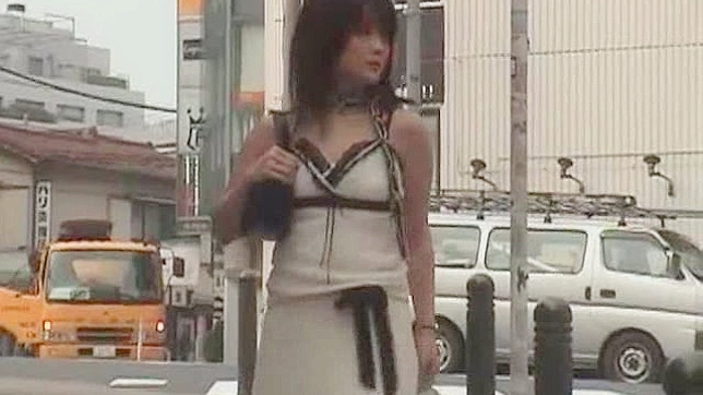 性感美女热情亲吻后自用震动棒享乐