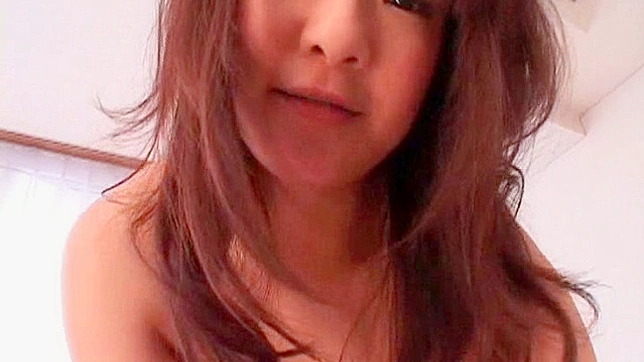 叛逆少女在第一视角下与多汁的鸡巴忙碌