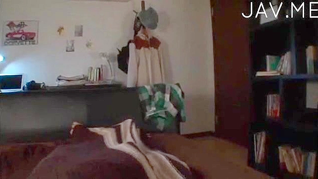 戴眼镜的日本美女如女神般口交棒子