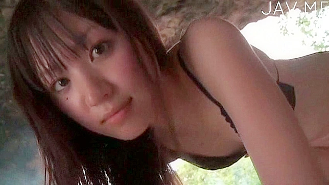 成熟女郎在阳光下疯狂脱衣做爱