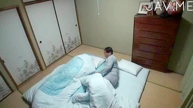 丰腴素人床上被热力手指和舔舐享受