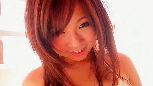 比基尼性感美女脱衣展示傲人巨乳