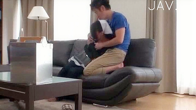 性感女佣被饥渴猛男诱惑后尽情狂欢