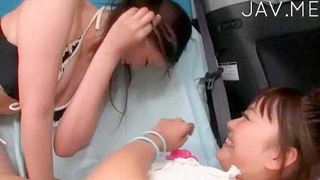 亚洲多人淫乱场景：硬干中的激情交媾与深喉互动