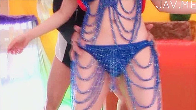 穿蓝色内衣的美女紧致小穴被猛干无套