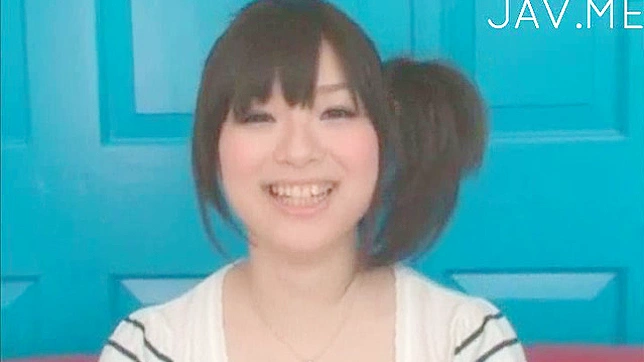 苗条的亚洲美女口交，紧致阴道被猛干高潮大叫