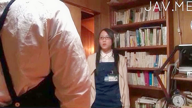 书馆里饥渴男生猛干性感学霸妹子