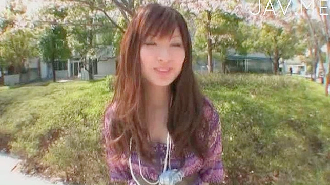 搭讪的日本人用舌头疯狂舔着美味的大屌