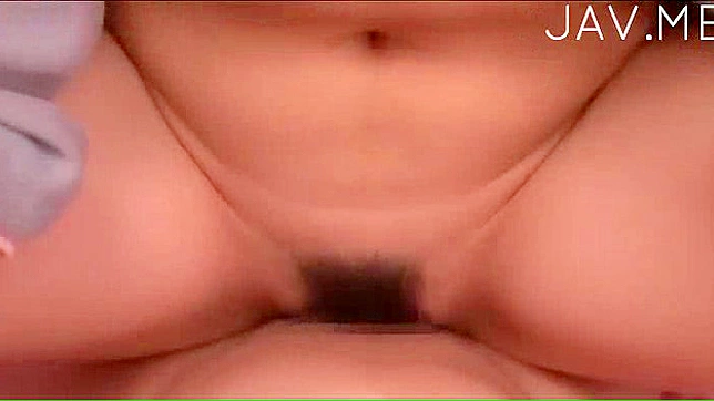 激情美女在镜头前展示湿濡自慰的景象