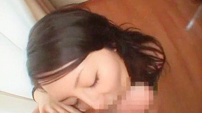日本美女提供令人兴奋的手工自慰和骑乘式性爱体验