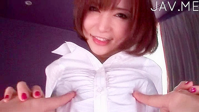 穿黑丝袜的可爱女孩被猛烈撞击，大声尖叫