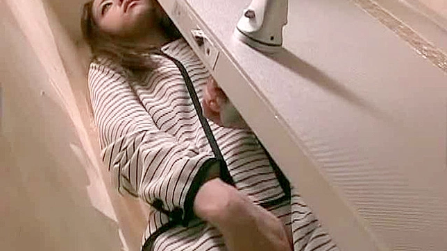 日本女孩体验激烈阴部探索的快感