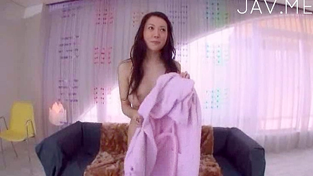 强烈刺激给饥渴的巨乳毛逼美女