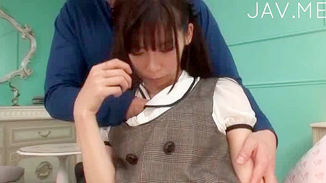 甜美的日本宝贝从猛男那里得到狂野的阴唇舔舐
