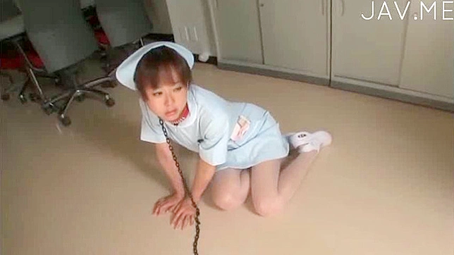 饥渴的日本护士用性玩具满足需求