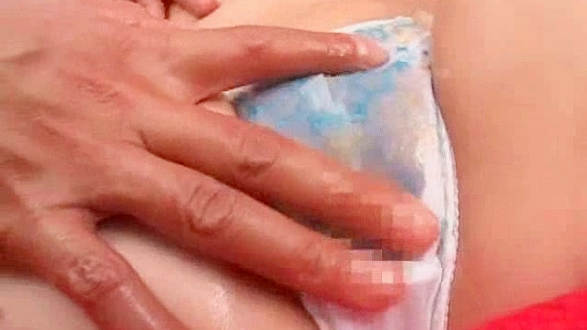 日本女人用玩具自慰多毛的阴道