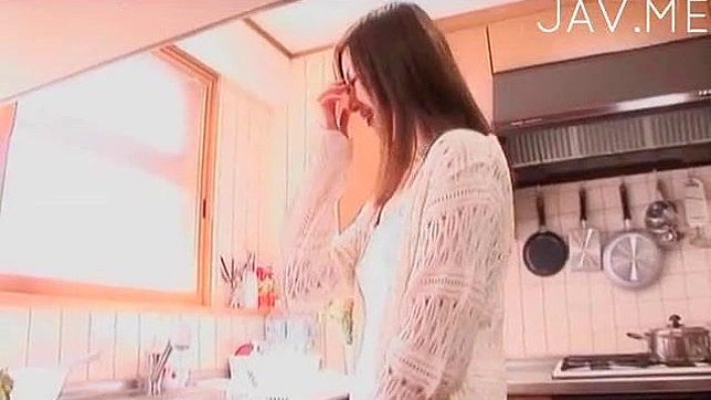 业余少女跪下忙活肥屌的激情瞬间