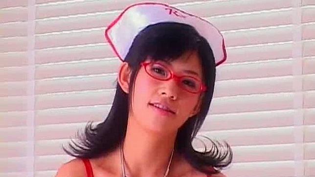 帅气性感的日护女正吸粗壮阴茎