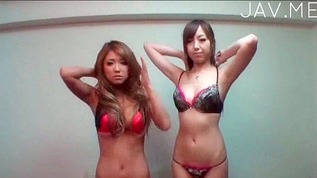两个热情的亚洲妹子一起激情戏码让人欲罢不能