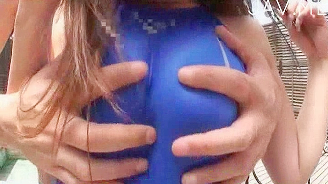 与可爱日本女孩紧致美臀的亲密互动