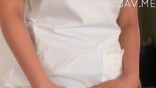 诱惑女管家并在狭窄的洞里做爱