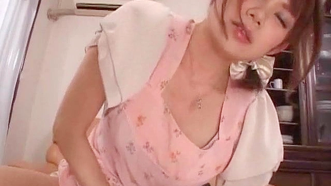 饥渴的女孩舔男人的肛门