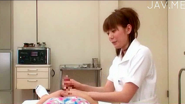 望美欣然让成熟男触摸她诱人的曲线