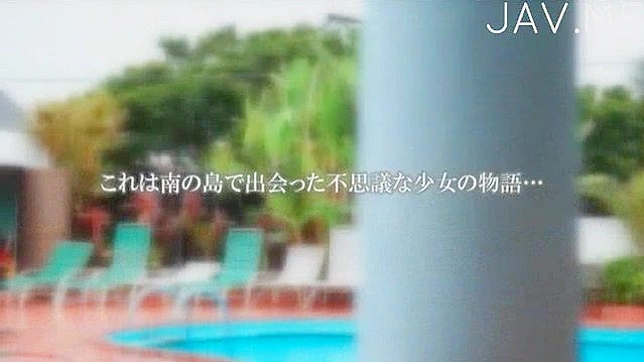 甜美的女孩温柔地吸吮着兴奋的阴茎