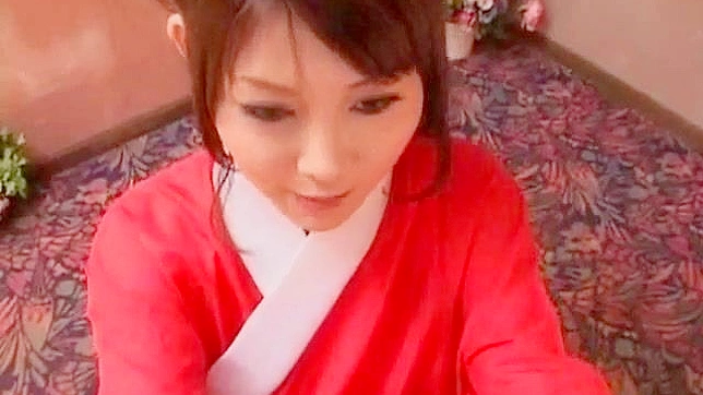 大奶女郎爱吸粗壮阳具