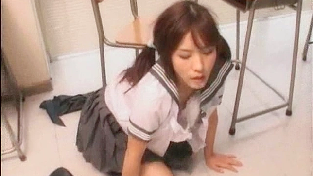 性感亚洲美人做完口交后一定会让大鸡巴满意