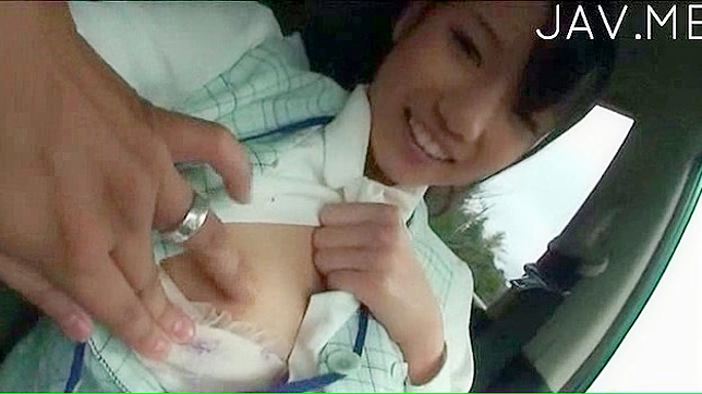 狂野的婊子离不开她丰满阴道里的阴茎