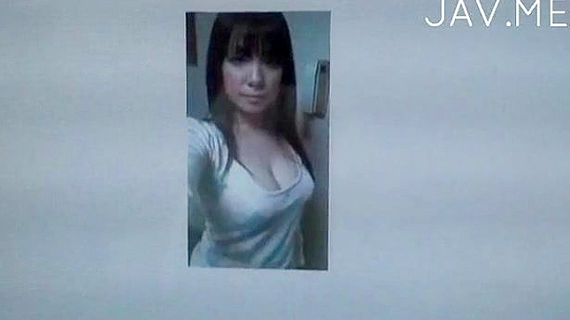 迷人亚裔美女惊羡注视渴望被征服