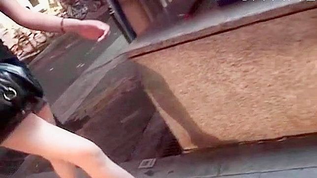 迷人的美女享受干净的阴道被猛插的感觉