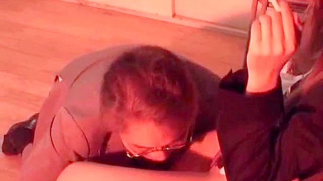 惊爆心灵的少女用精彩的性爱让老师震惊不已。