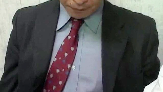 可爱的学生会喜欢与她的新老师发生关系。