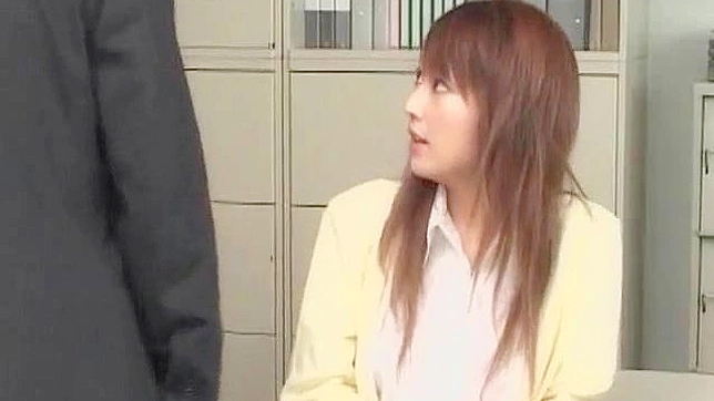 可爱的学生会喜欢与她的新老师发生关系。