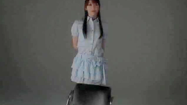 令人震惊的口交表演，年轻素人在线提供服务