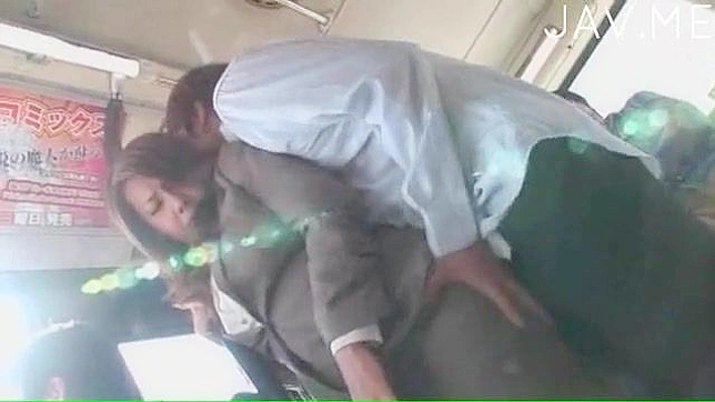 丰满业余女郎在公共场合被刺激阴道