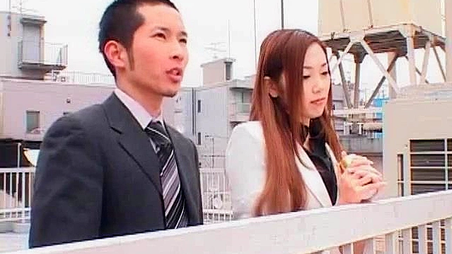 日本少女在暴露她的嫩穴时被拍摄下来