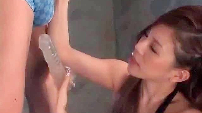 性感亚洲少女穿黑丝准备狂野做爱