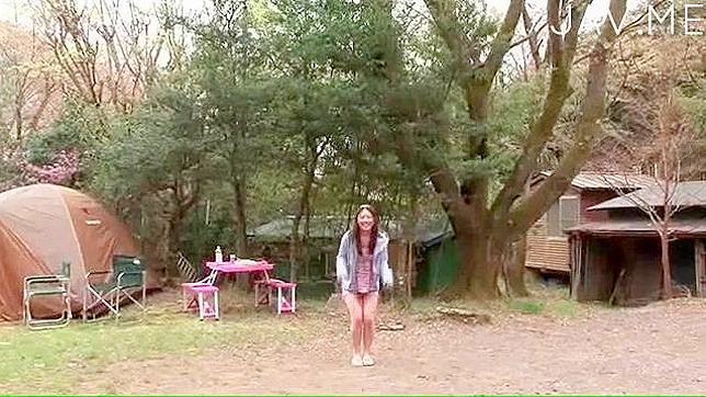 撩拨可爱日本女孩紧致多毛的私处