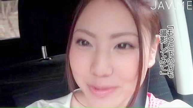 迷人的亚洲宝贝献上热辣口交体验