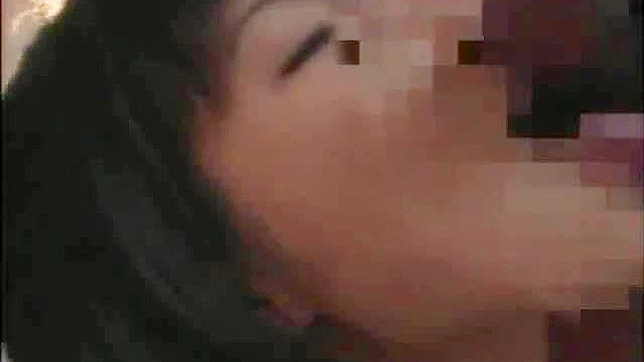 甜美少女与两位饥渴猛男共享火辣私处