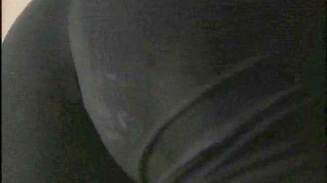 享受迷人日本女孩的甜美私处