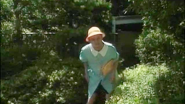 享受迷人日本女孩的甜美私处