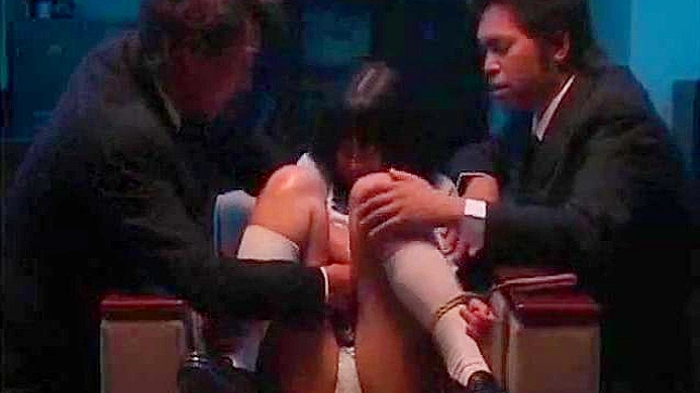 火热业余日本美人共享她们诱人的阴户